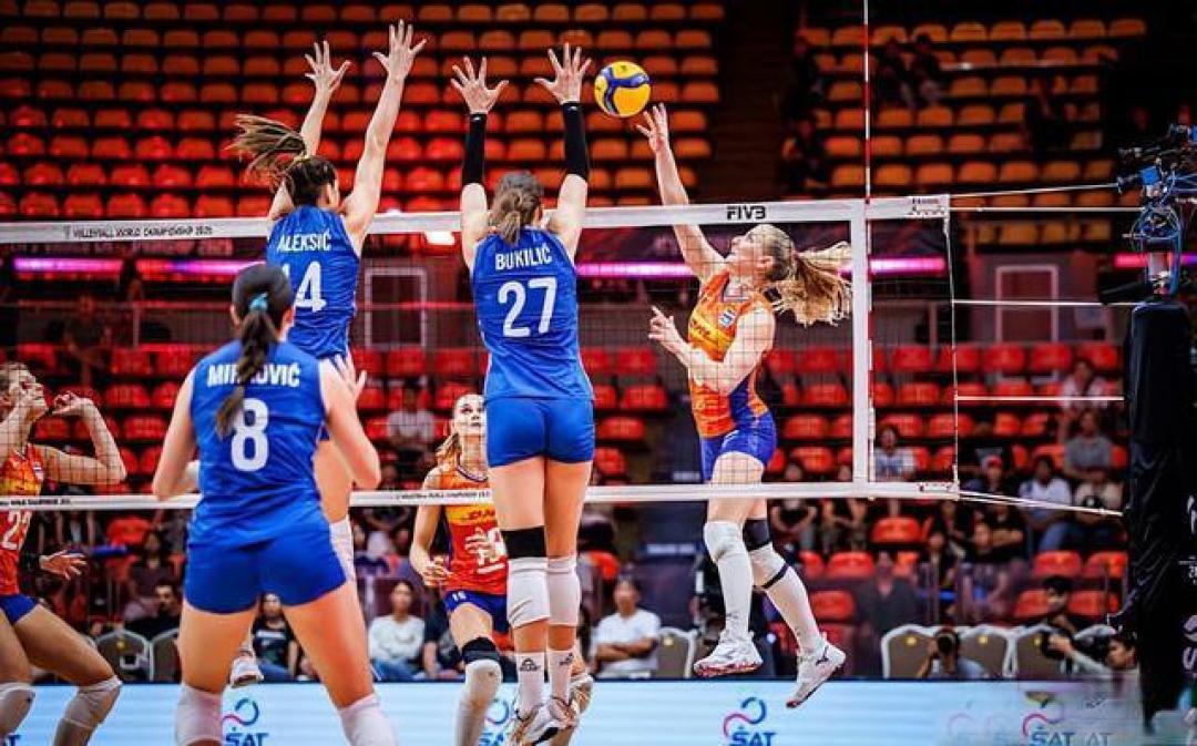 1JJ- 皖南山猫队爆冷漠南雄鲨队，羽毛球锦标赛上演耐力碾压对手！快速转换撕裂防线