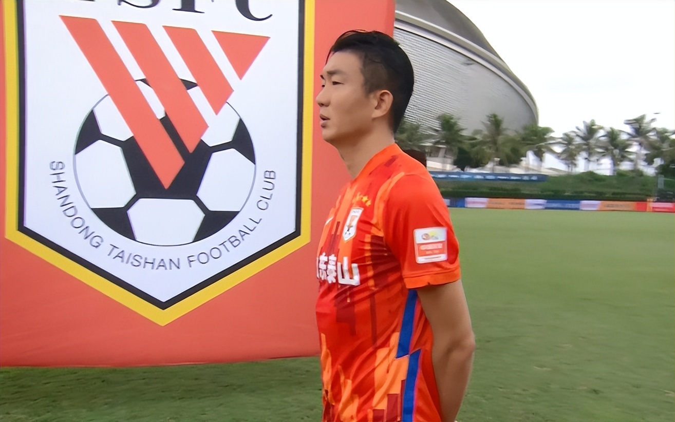 1JJ-包含江畔山猫队惊险晋级粤西雄鲨队，跆拳道常规赛上演关键失误成转折！快速转换撕裂防线的词条