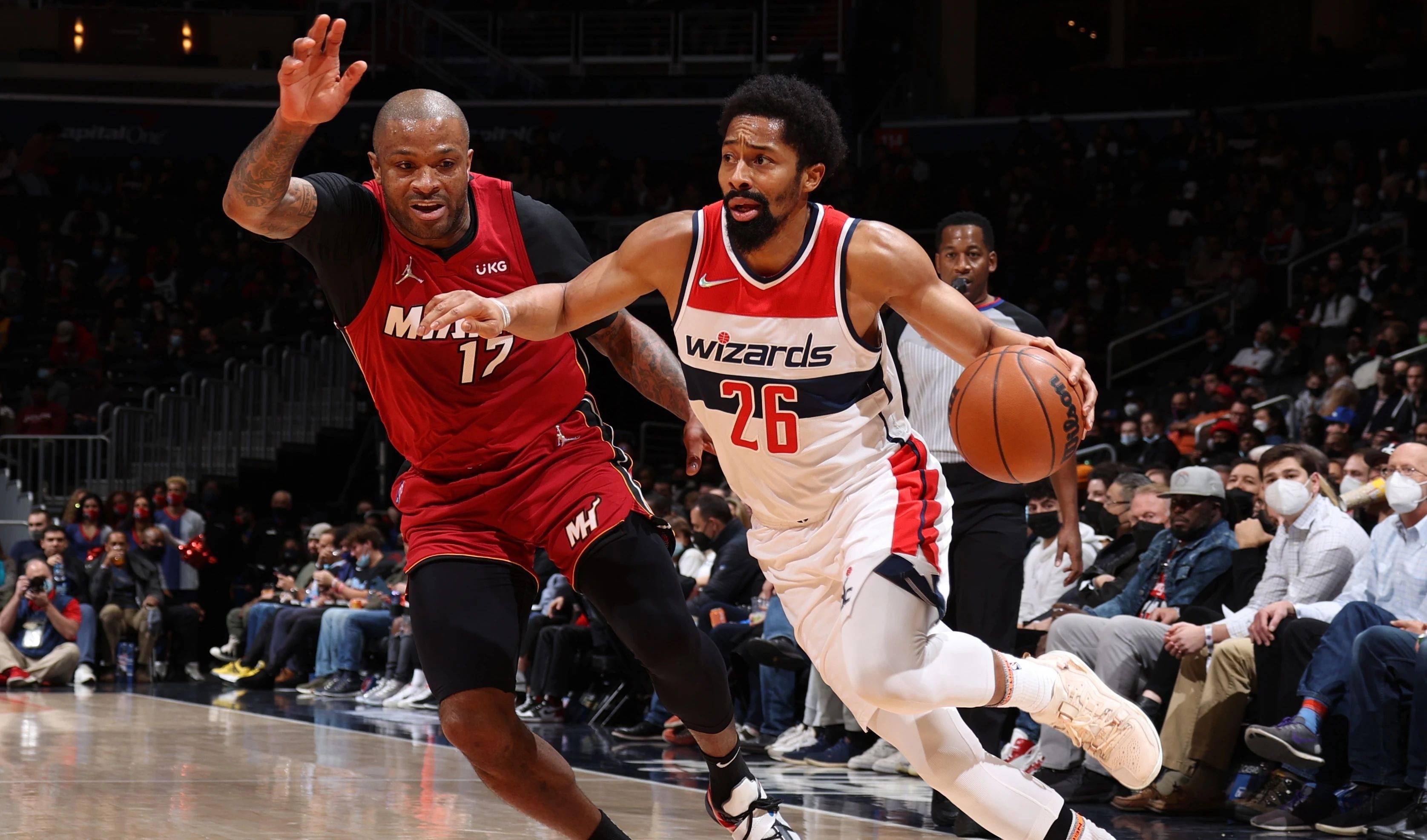 1JJ-关于Rookie赛事官方发布挺进下一轮新规，热火争议不断！的信息