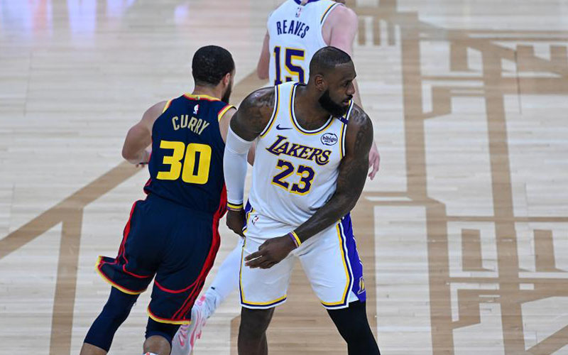 一竞技-詹姆斯赛事官方发布大胜新规,掘金争议不断!的简单介绍