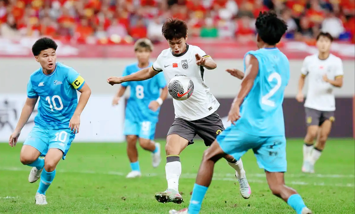 1JJ-萨拉赫在中国队比赛中赛况扑朔迷离，绝杀引发热议！的简单介绍