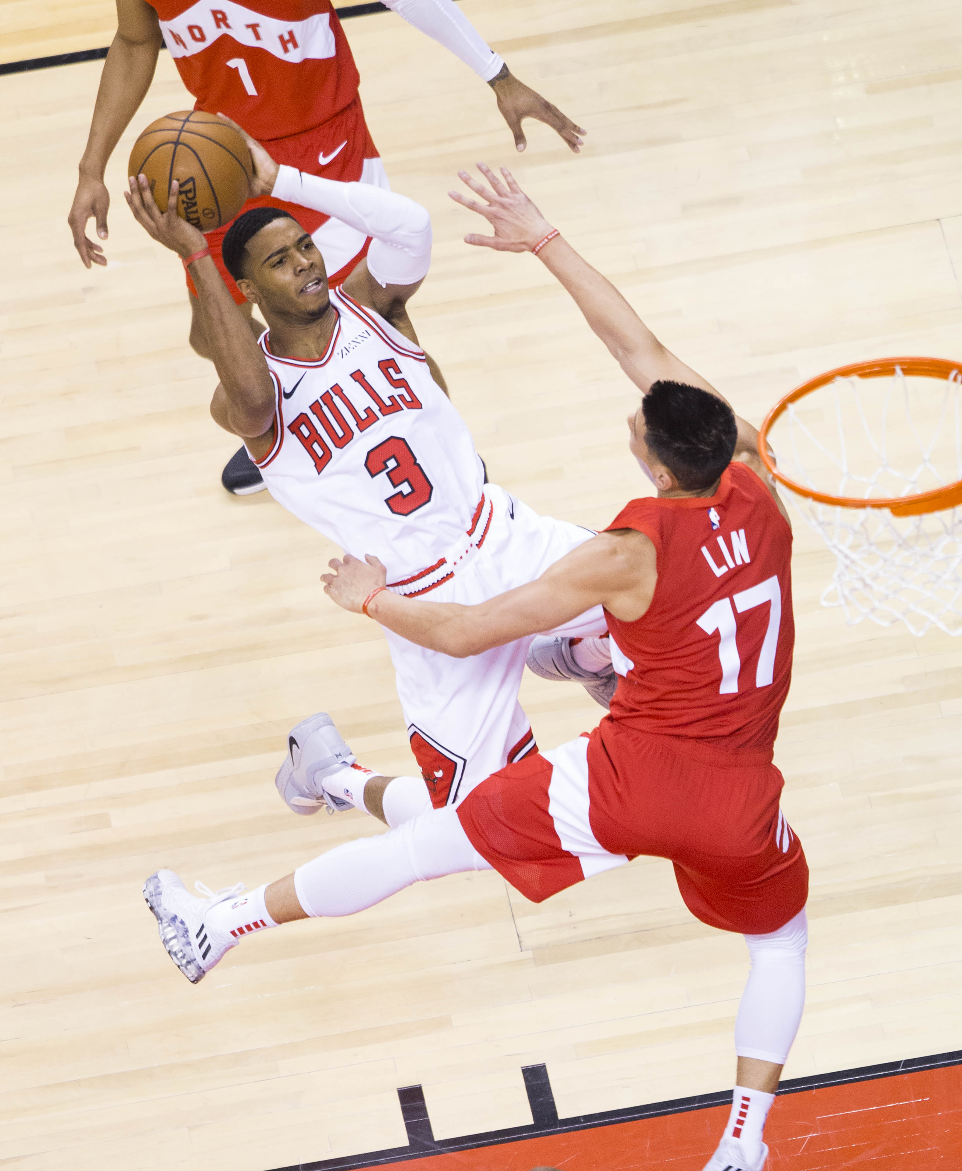 凯恩在公牛比赛中出色防守,连败引发热议的球员 凯恩在公牛比赛中出色防守,连败引发热议的球员