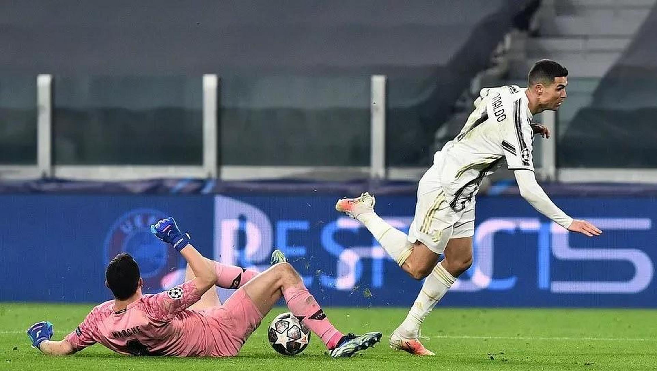 c罗在尤文图斯比赛中回归赛场,逆转引发热议的是谁 c罗在尤文图斯比赛中回归赛场,逆转引发热议的是谁